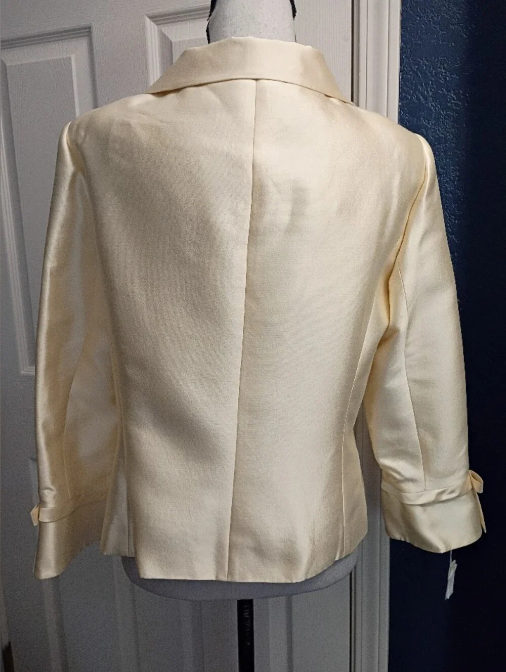 Rickie Freeman for Teri Jon Cream Satin Blazer